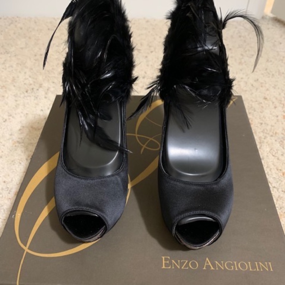 Enzo Angiolini Black Feather Eatorrez Pumps - Picture 3 of 6